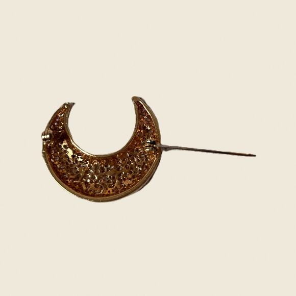 Vintage Gold-Tone Open-Work Crescent Moon Brooch - Picture 7 of 7